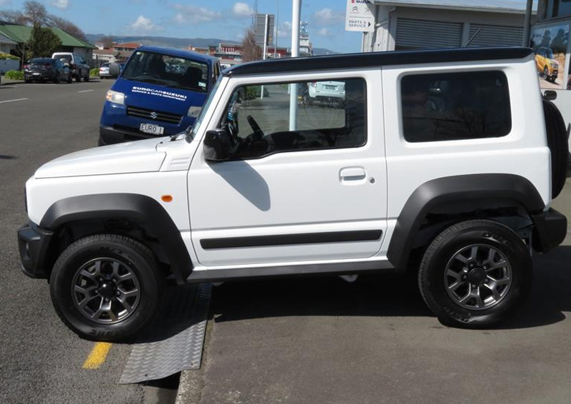 Suzuki Jimny Sierra Automatic 2022 Side View