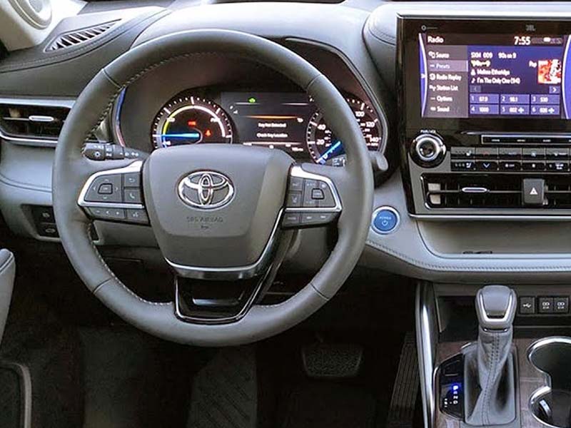 Toyota Highlander Hybrid Platinum AWD 2022 Interior Steering View